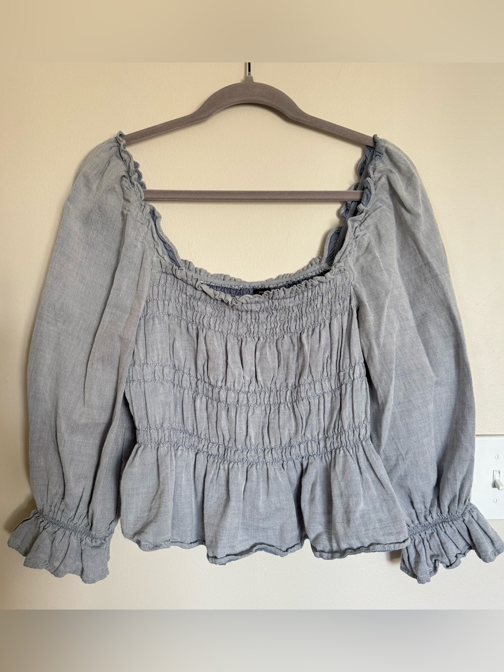 WHO WHAT WEAR Blue Chambray Smocked Top Balloon Puff Sleeves Ruffles Size M